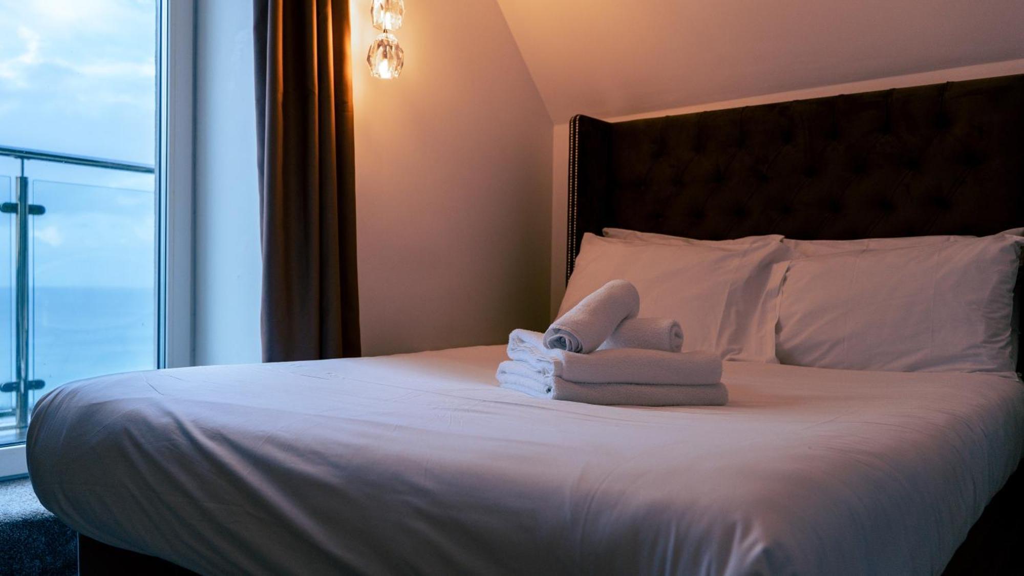 Oyo Newquay Beach Hotel ภายนอก รูปภาพ