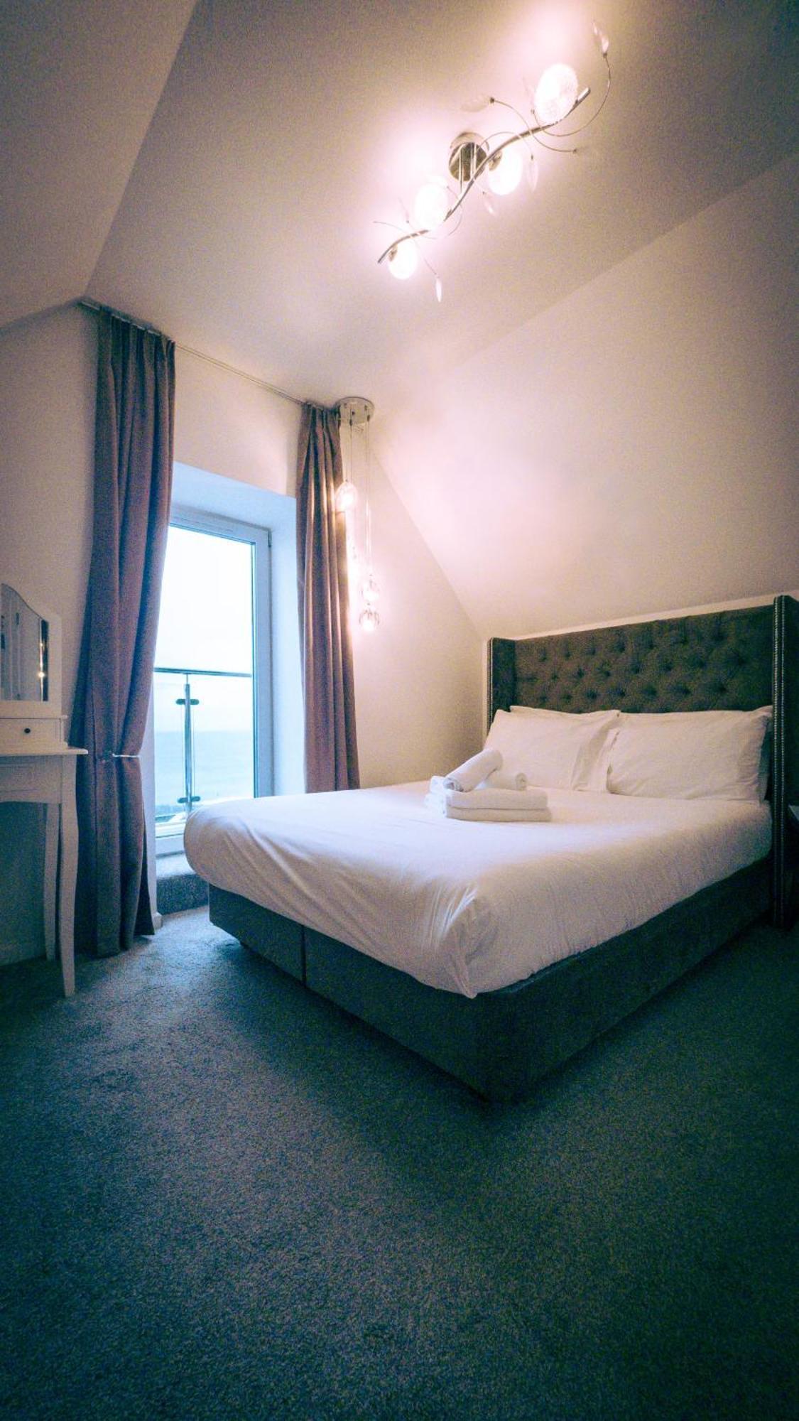 Oyo Newquay Beach Hotel ภายนอก รูปภาพ